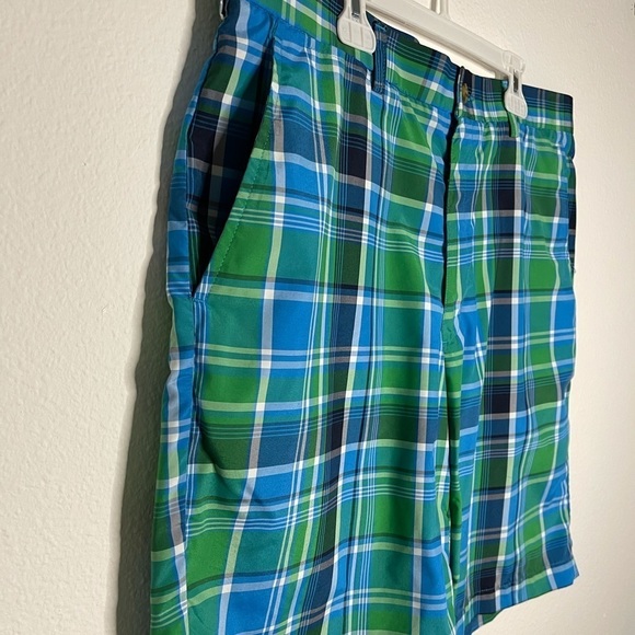 PGA Tour men golf plaid shorts - Picture 3 of 9